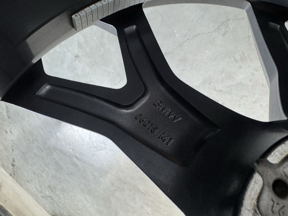 Jante Bmw X5 X6 R21 G05 G06 M741 Originale Pirelli vara 38/2023 90%