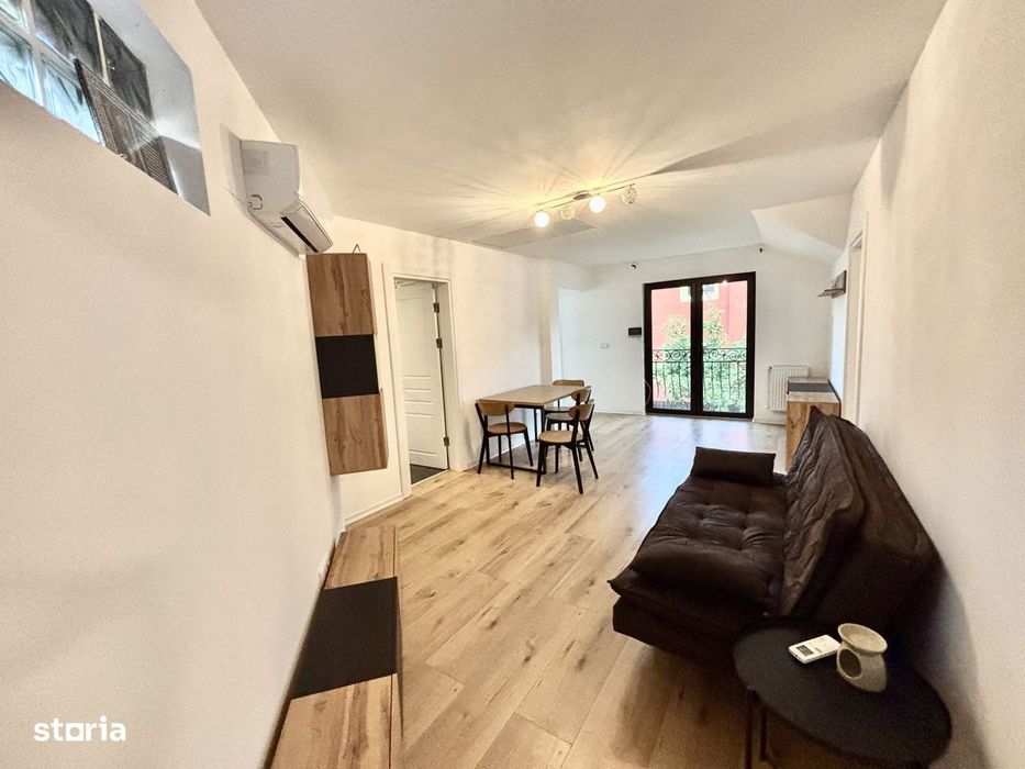 Apartament 3 Camere Spațios, Mobilat,  Curte și Balcon [ Zona Centrala