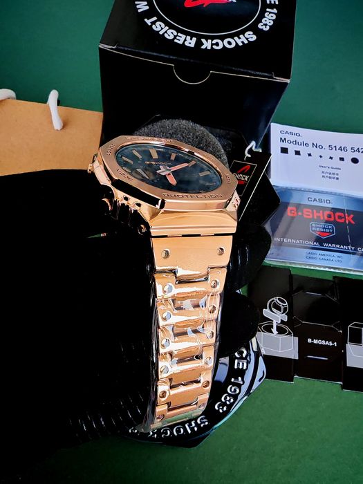 нов часовник Casio G-Shock Rainbow Gold, Касио