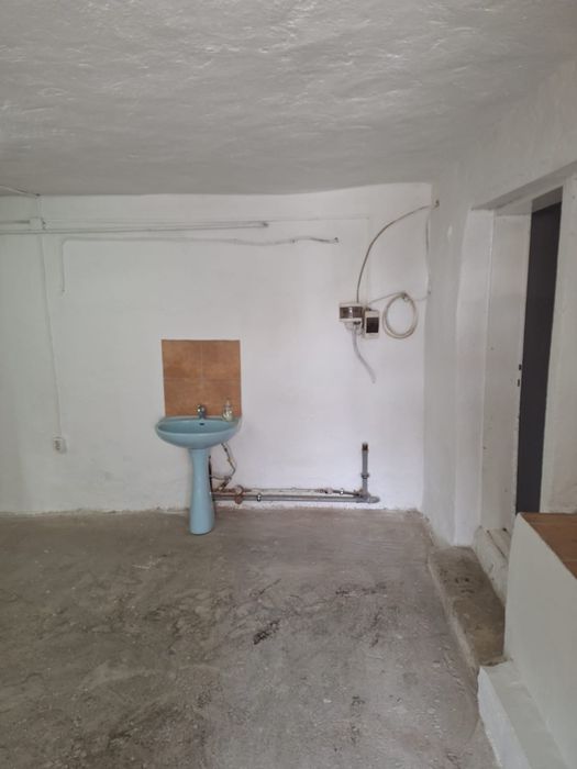 Inchiriez spatiu in Turnisor
