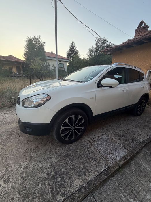 Автомобил Nissan Qashqai