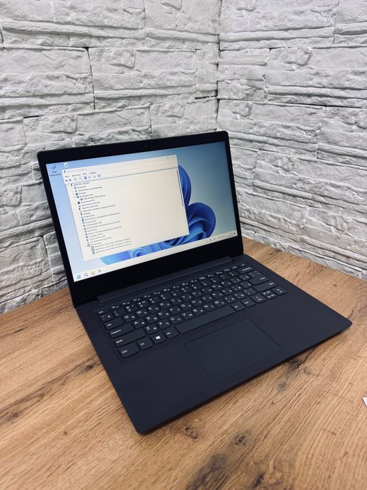 Lenovo AMD Athlon Gold 3150U