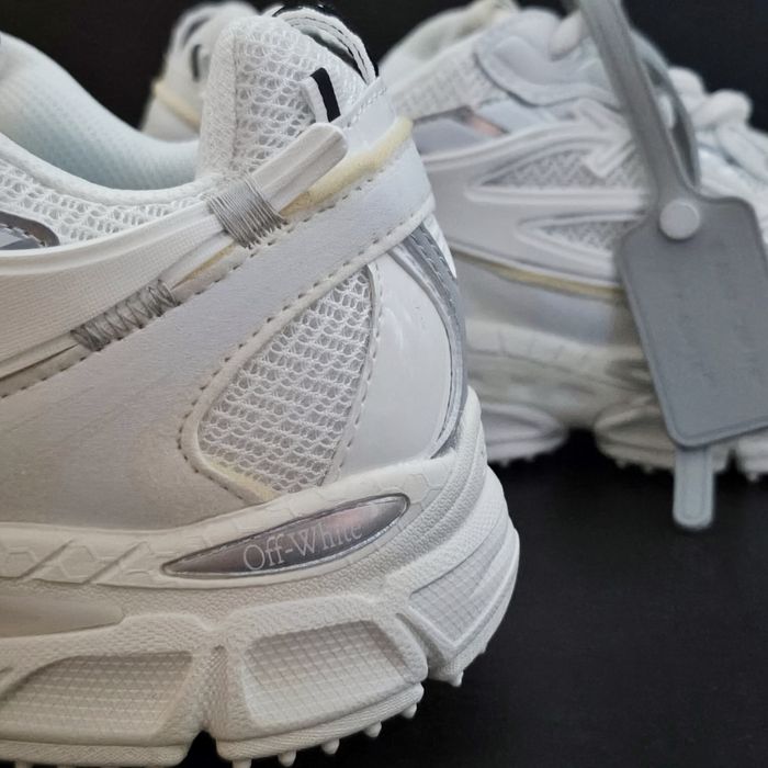 OFF-WHITE Be Right Back