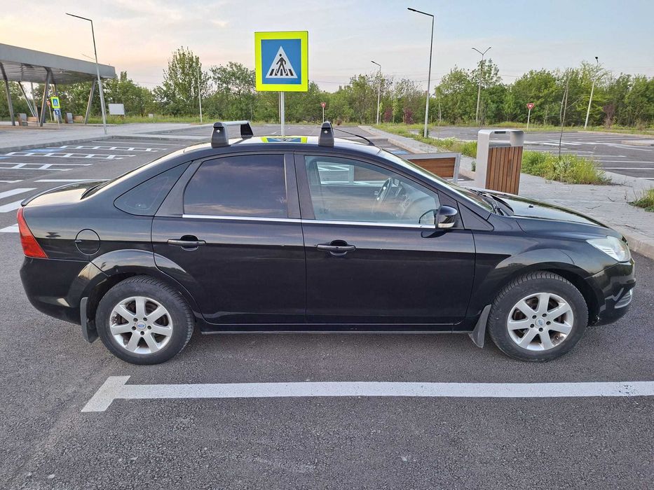 Ford Focus Facelift 2011 1.6 benzina 100 CP – 164.000 km – stare foarte buna