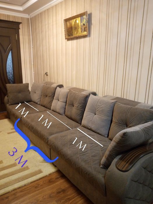 Диван 3 М разделён на 3 часть саостаяния средний