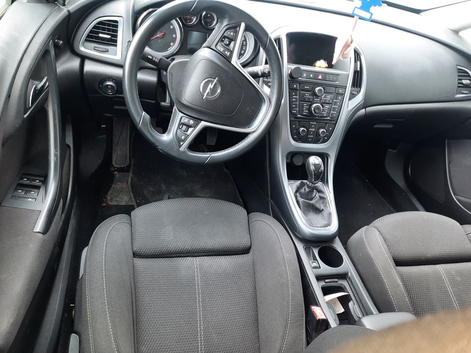 Vand usi, geam, bord Opel Astra j