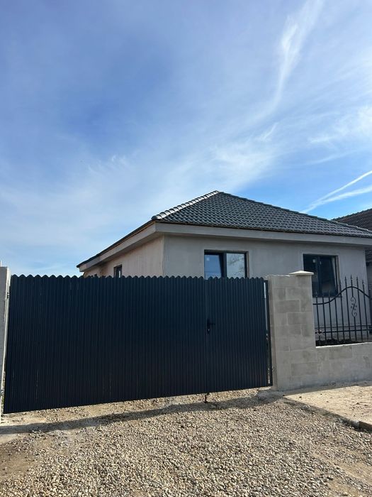 Vand casa in loc.Livada de Bihor