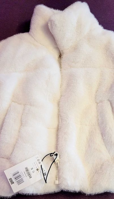 Продавам дамско топло късо палто