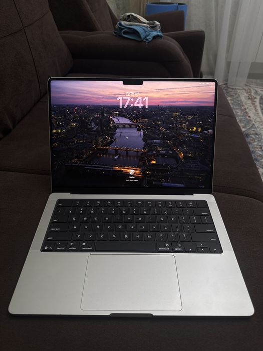 Продам новый Macbook Pro 14 M5