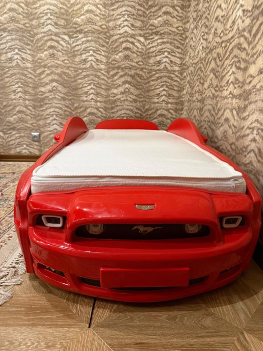 Детская кровать Машина