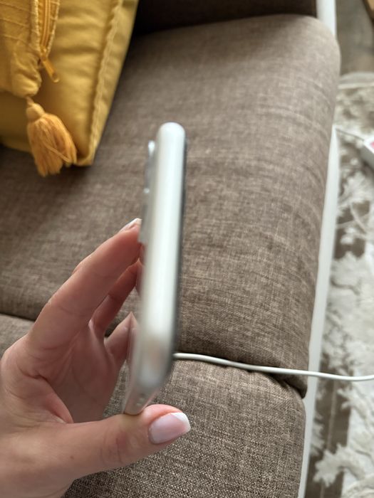 Iphone11- alb-64GB-impecabil