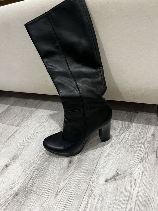Продам кожанные сапоги