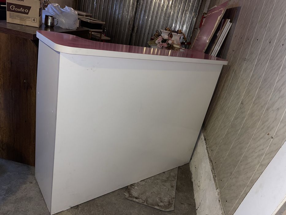 Продам стол администратора