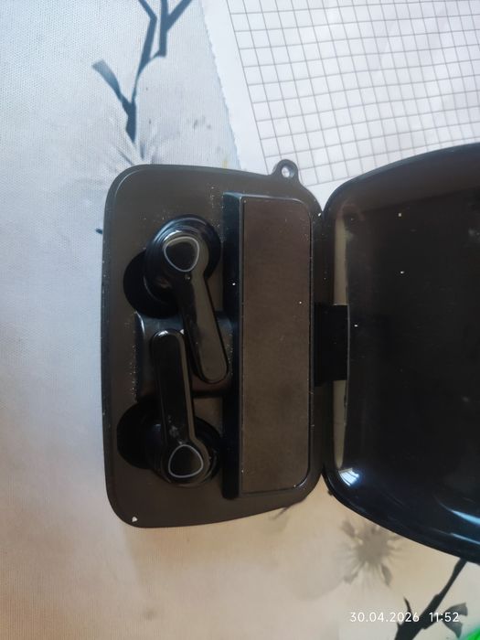 Продам наушники срочно