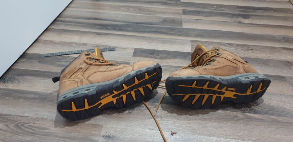 Vand bocanci DeWALT ORIGINALI!