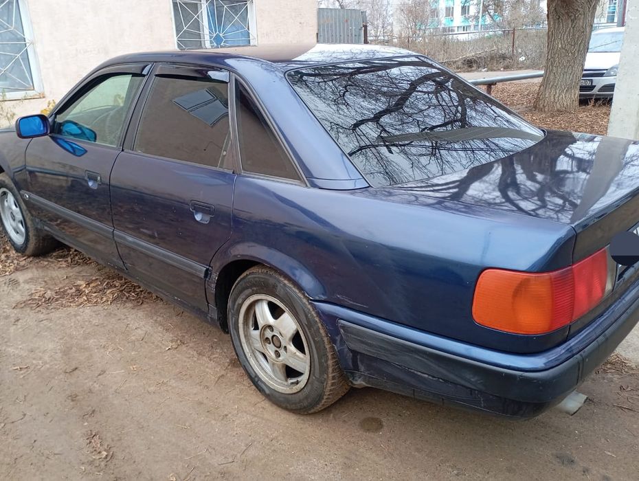 Продам машину Ауди 100