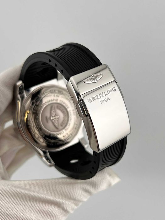 Наручные часы Breitling Super Avenger