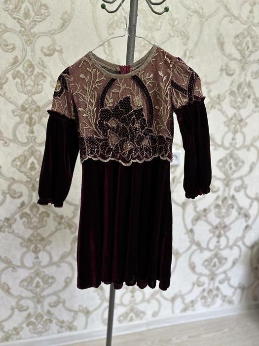 Детская одежда сотилади