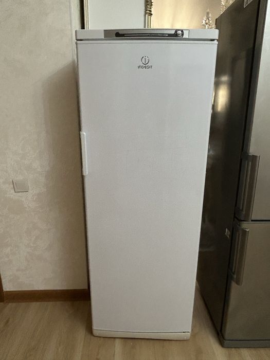 Морозильная камера Indesit