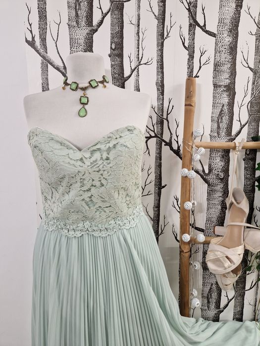 Rochie nunta fara bretele lunga