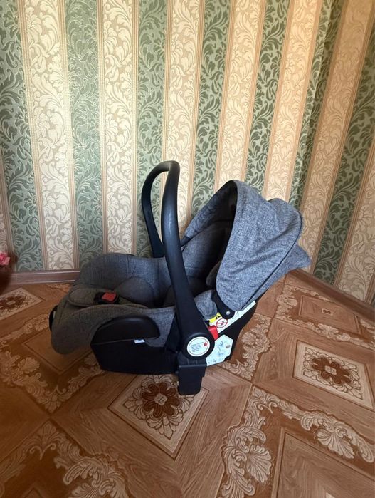 Детская коляска продам почти новая