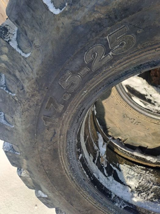 продам покрышку погрузчик