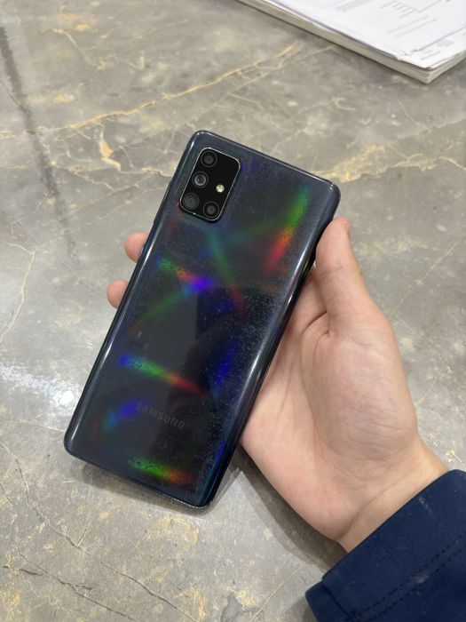 Продаю Самсунг А71