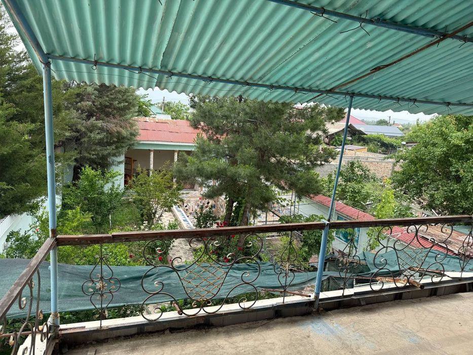 Chirchiqda dacha sotiladi 4 sotu hamma sharoitlari bor