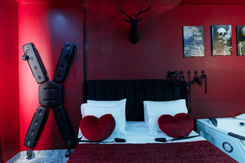 Private Love Rooms & BDSM – Intimitate, discreție și experiențe speciale