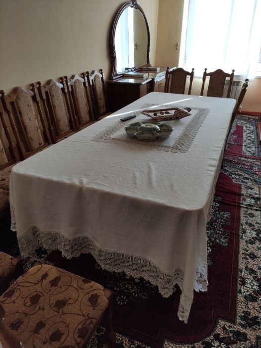 Стол стуллар яхши холатда