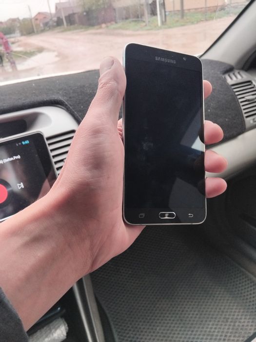 Самсунг j7,хорошем,