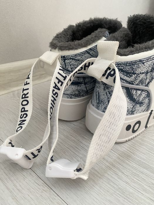 Кросовки зимние,для детей.