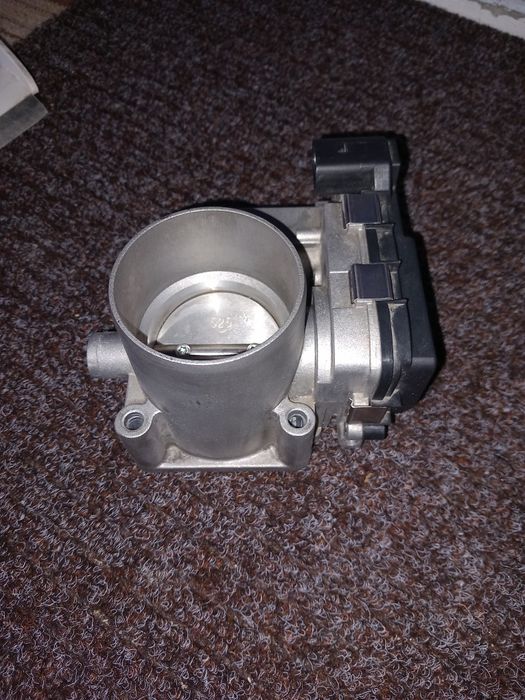 Vând clapetă aceleratie , motor 1.6 fsi , cod motor BLF ,