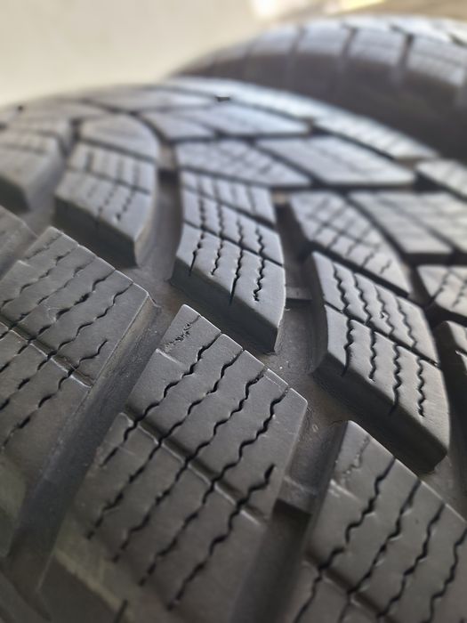 2 Anvelope iarna  Goodyear 225/60/17 - dot 2022