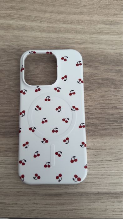 чехол на iphone 16 pro