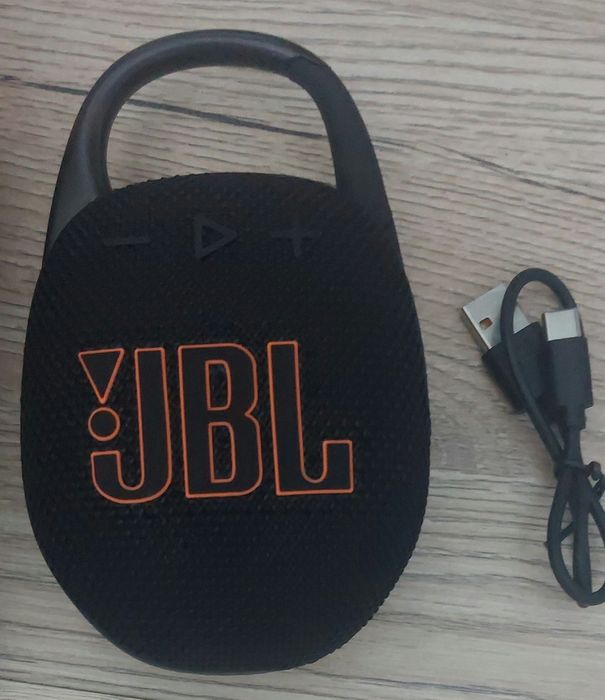 Портативная колонка JBL