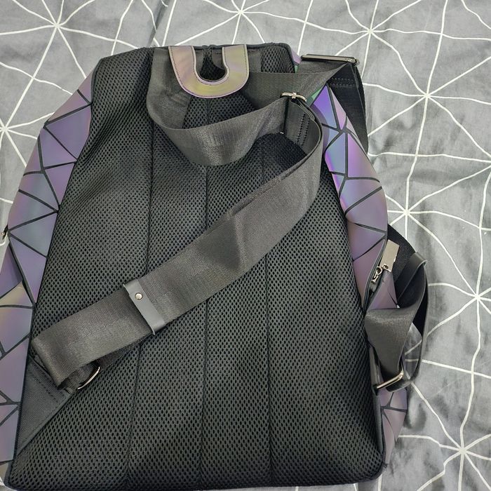 Дамска раница с шарки.