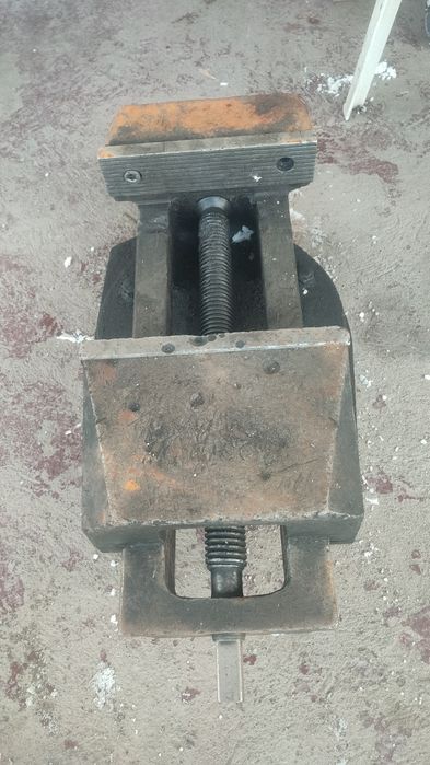 Тиски слесарные рабочие