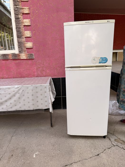 Продам Б/у холодильник