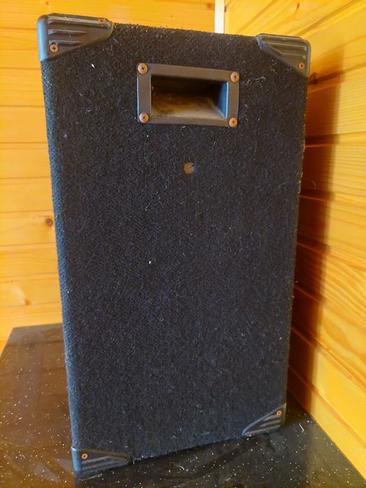 Vind 2 boxe Community CSX35_S2  NE umblate la ele sau