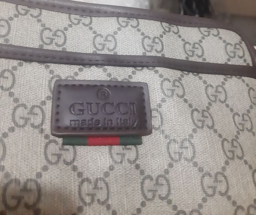 Барсеткалар сатылады. Екеуи 10 000 мынга