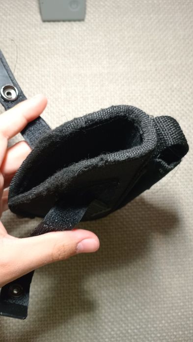 Toc arma cu prindere pe centrura.