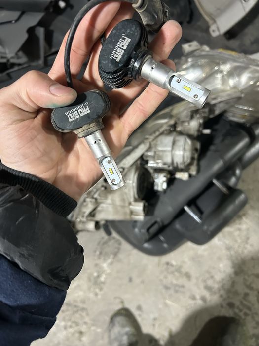 Фара Тойота 40 оригнал