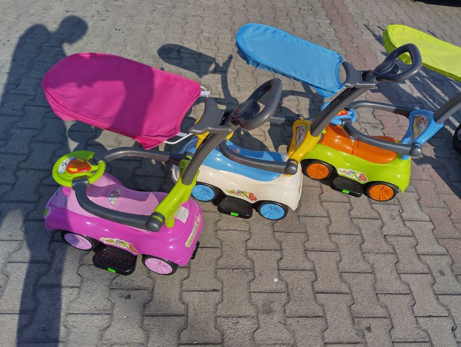 MONI Кола за бутане с дръжка SMILE