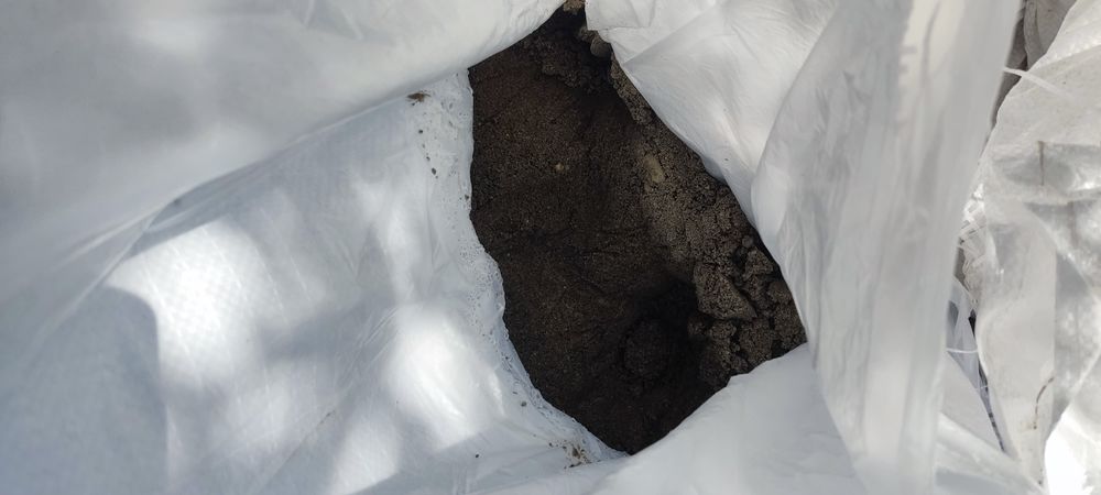 Песок, щебень, дрова в мешках