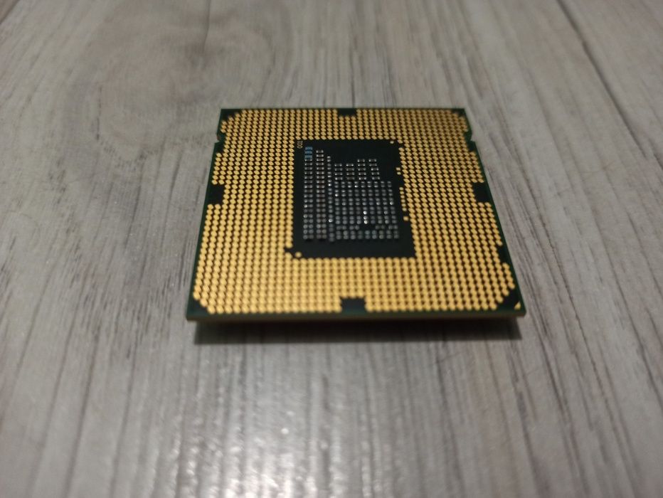 Двуядрен процесор Intel Celeron G530 2.4 GHz сокет LGA 1155 - 15 лв