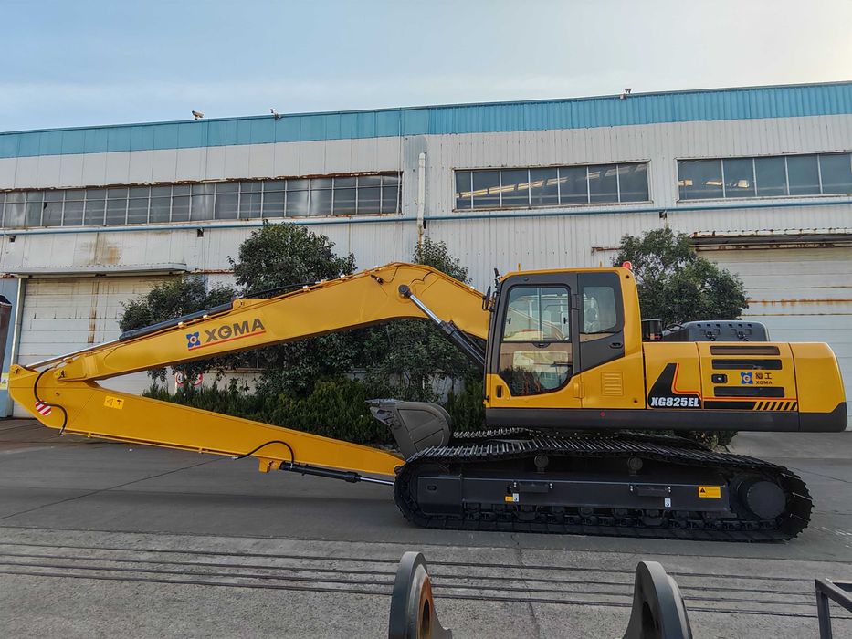 Лонгрич экскаватор XGMA KOMATSU - экскаватор с длинной стрелой