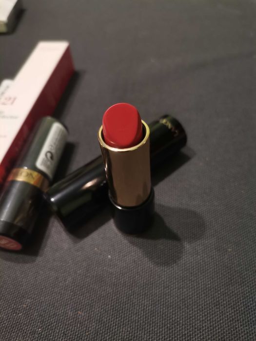 Оригинална декоративна козметика