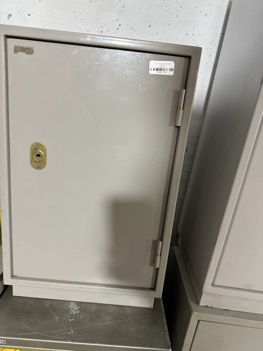 Сейфы металлические б/у