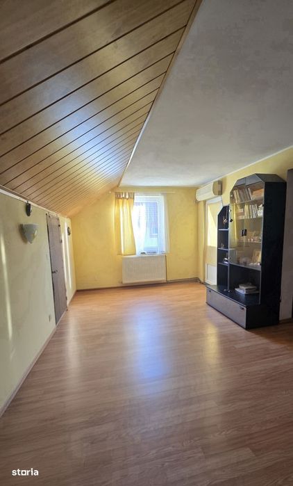Otopeni vila si teren 878 mp / gradina matura
